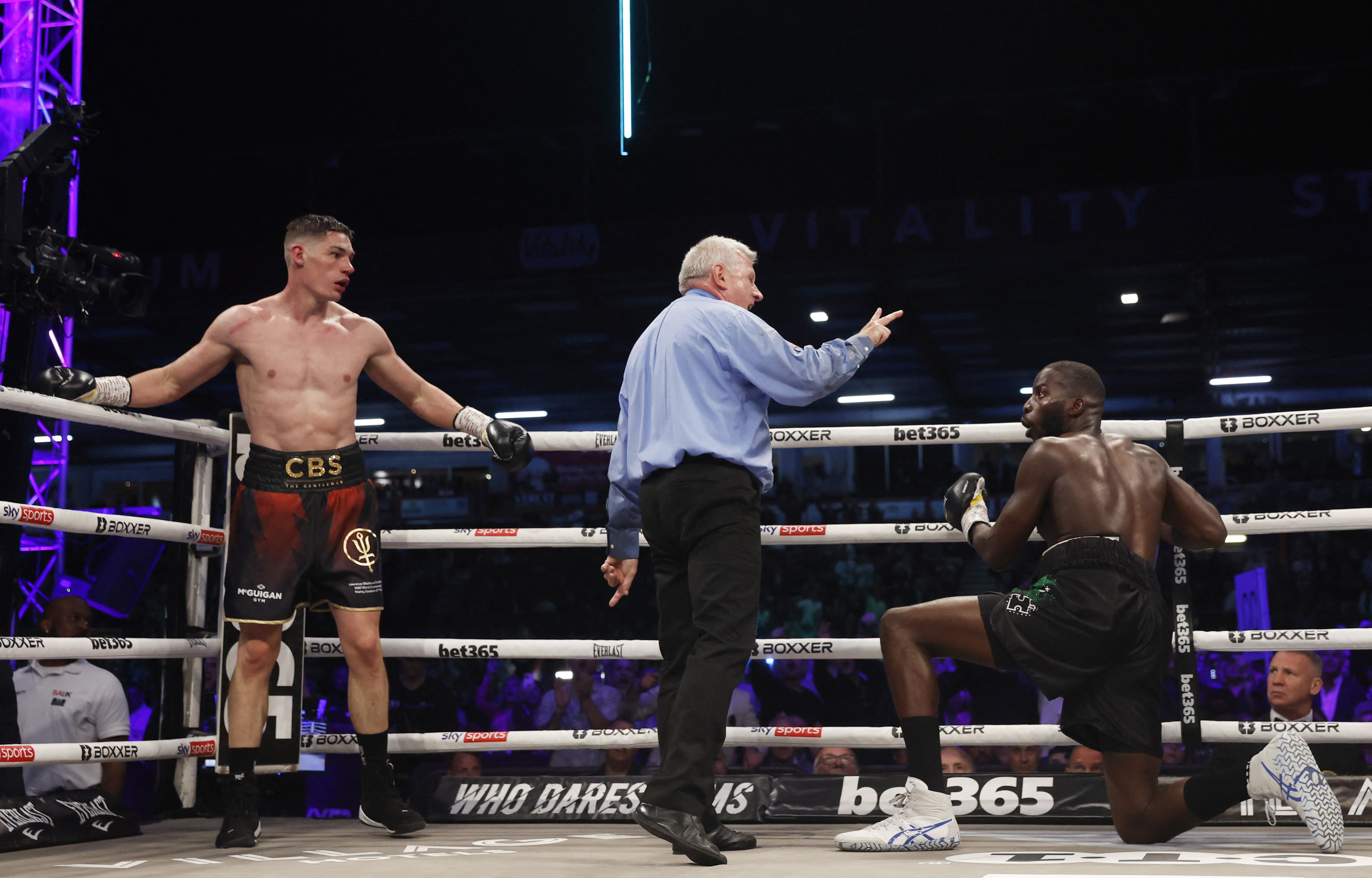 The dethroned champ was also deducted two points during the bout