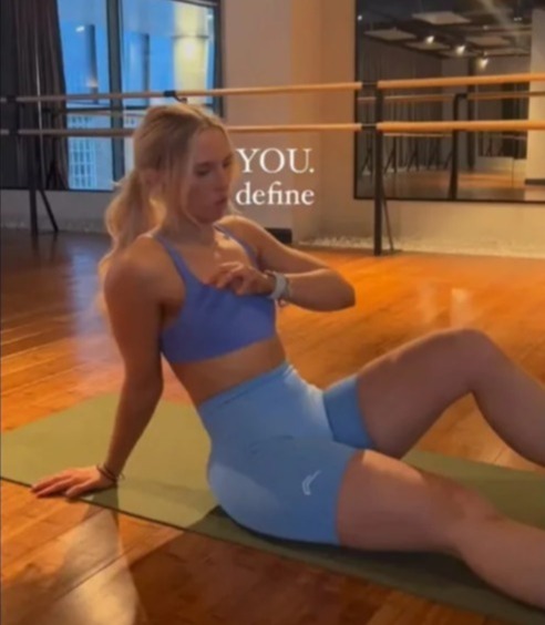 I am a fitness center lady with small boobs - I take the padding out of my sports activities bras to let my itty bittys free 2 She is spreading body positivity on social media